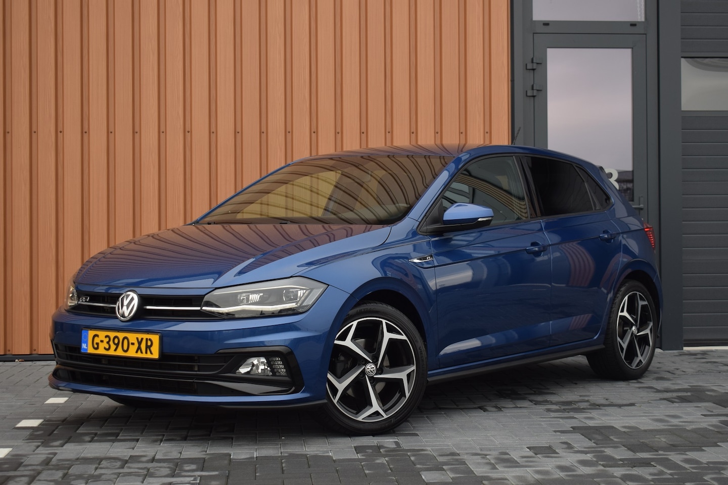 Volkswagen Polo - 1.5 TSI 150pk DSG R-line | Camera | LED | Beats | 17" - AutoWereld.nl
