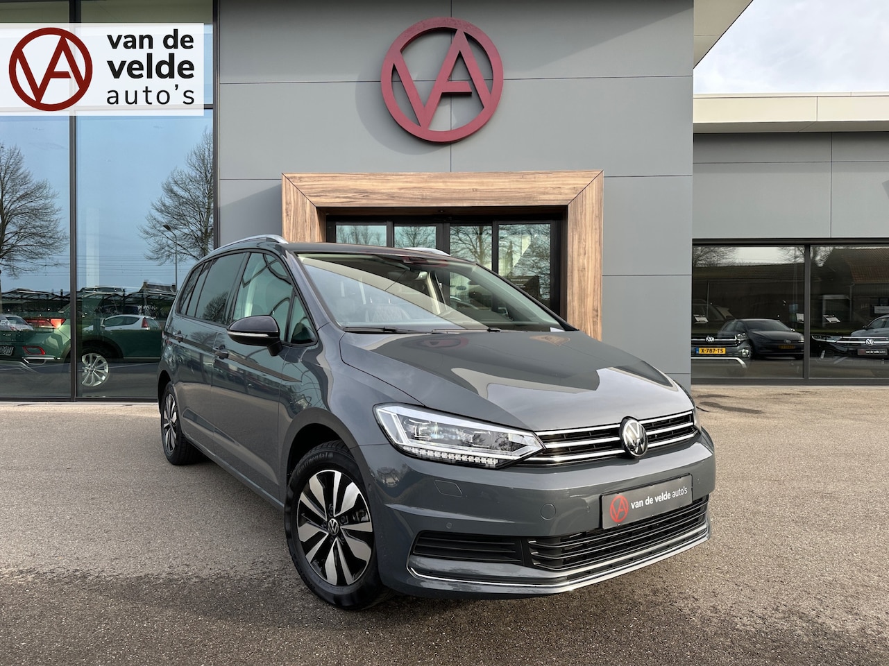 Volkswagen Touran - 1.5 TSI 150pk DSG Goal 7-persoons | Trekhaak | Dode hoek | Elek. Achterklep | Led | Rijkla - AutoWereld.nl