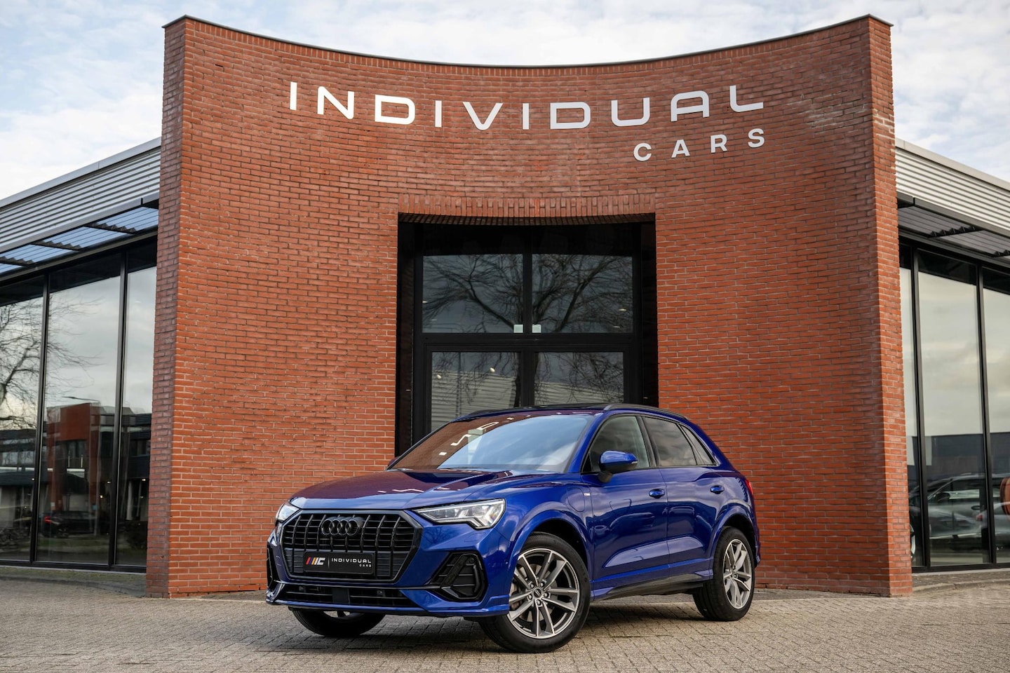 Audi Q3 - 45 TFSI e S-line INDIVIDUAL Audi Exclusive Lak - AutoWereld.nl