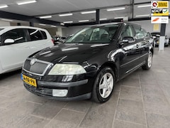 Skoda Octavia - 1.6 Ambiente 5-deurs half leer airco elektrische pakket cruise controle lm-velgen trekhaak