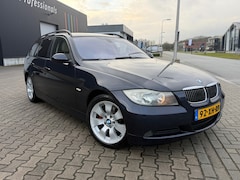 BMW 3-serie - 318I DYNAMIC EXEC. TREKHAAK / GROTE BEURT GEHAD