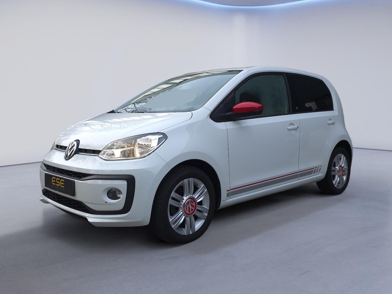 Volkswagen Up! - 1.0 BMT up! beats | Stoelverwarming | Parkeersensoren | Airco - AutoWereld.nl