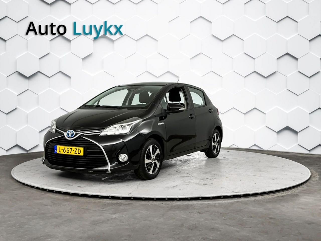 Toyota Yaris - 1.5 Hybrid Dynamic | Parkeercamera | Cruise Control | L.M. Velgen - AutoWereld.nl