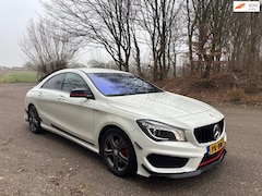 Mercedes-Benz CLA-Klasse - 180 Prestige | AMG pakket