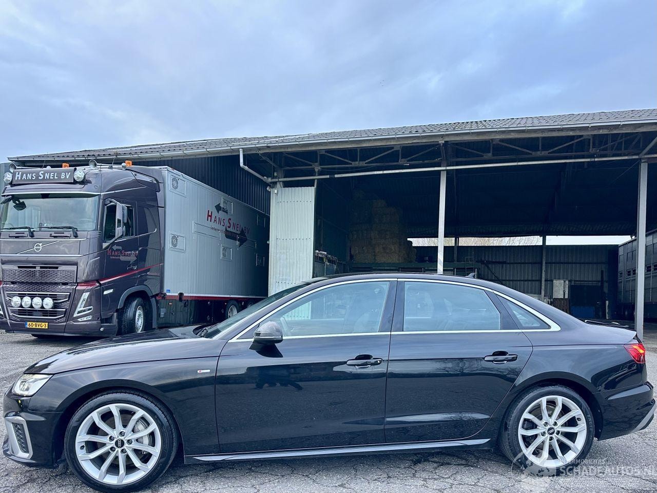 Audi A4 Limousine - 40 TFSI 205pk aut S-Edition - nap - 1e eig - facelift - 3x s-line - virtual - matrix led - - AutoWereld.nl