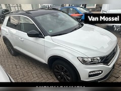 Volkswagen T-Roc - 1.0 TSI Style | 116 PK | Navigatie | Adaptive cruise control | Climate control | Parkeerse