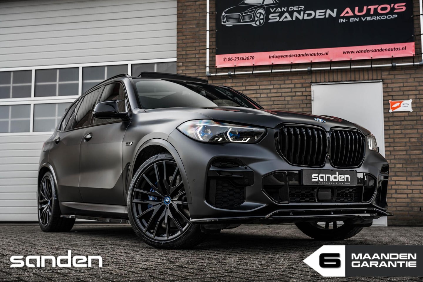 BMW X5 - xDrive45e M Sport|NAP|Matt|B&W|Pano|Alcantara|Carbon - AutoWereld.nl