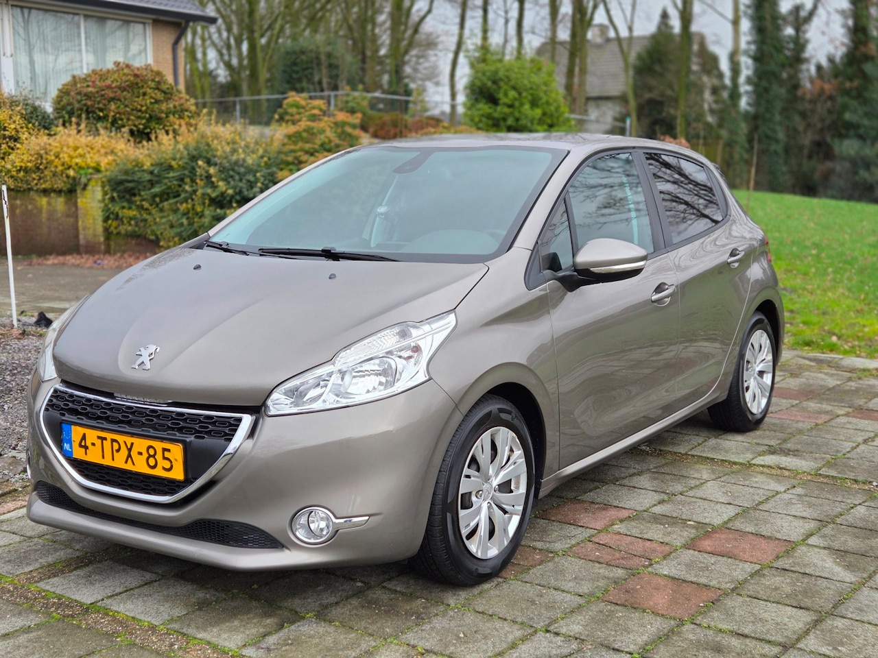 Peugeot 208 - 1.2 e-VTi Envy Automaat NAP/AIRCO/APK - AutoWereld.nl