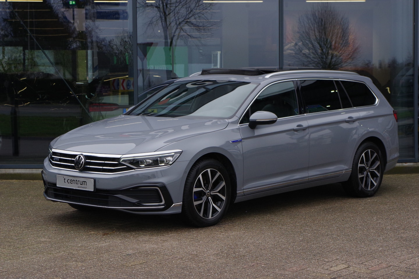 Volkswagen Passat Variant - 1.4 TSI 214 PK GTE BNS PHEV, Trekhaak, Panoramadak, LEder-Alcantara, Matrix-LED, Winterpak - AutoWereld.nl