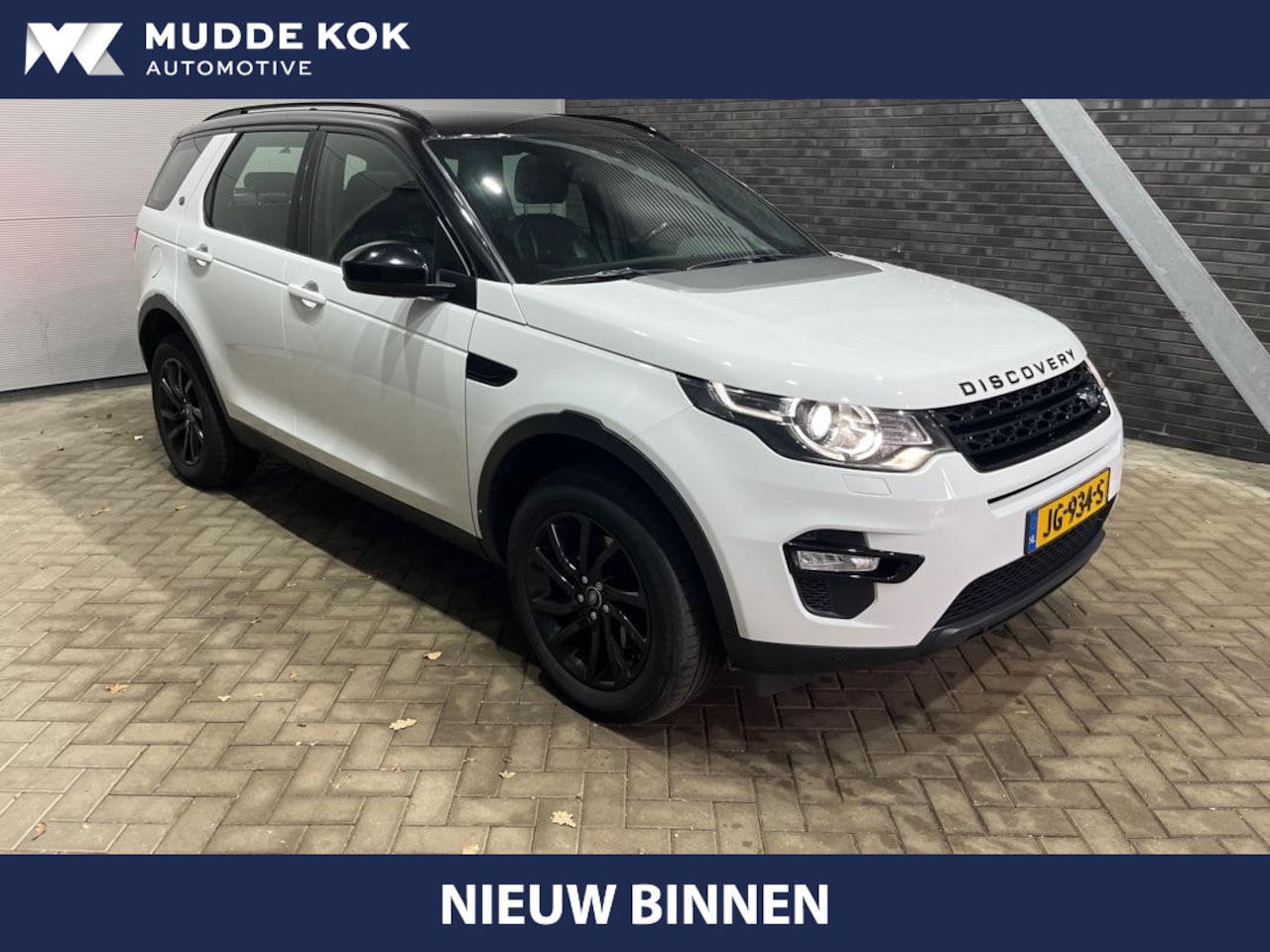Land Rover Discovery Sport - 2.0 TD4 HSE | Automaat | Panoramdak | Trekhaak | Vol-Leder | Stoel+Stuurverwarming - AutoWereld.nl