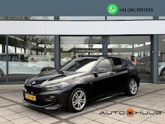 BMW 1-serie - 118i Aut. M-Sport Edition | Panorama | Camera | Sport Stoelen | Sfeer Verlichting | Apple