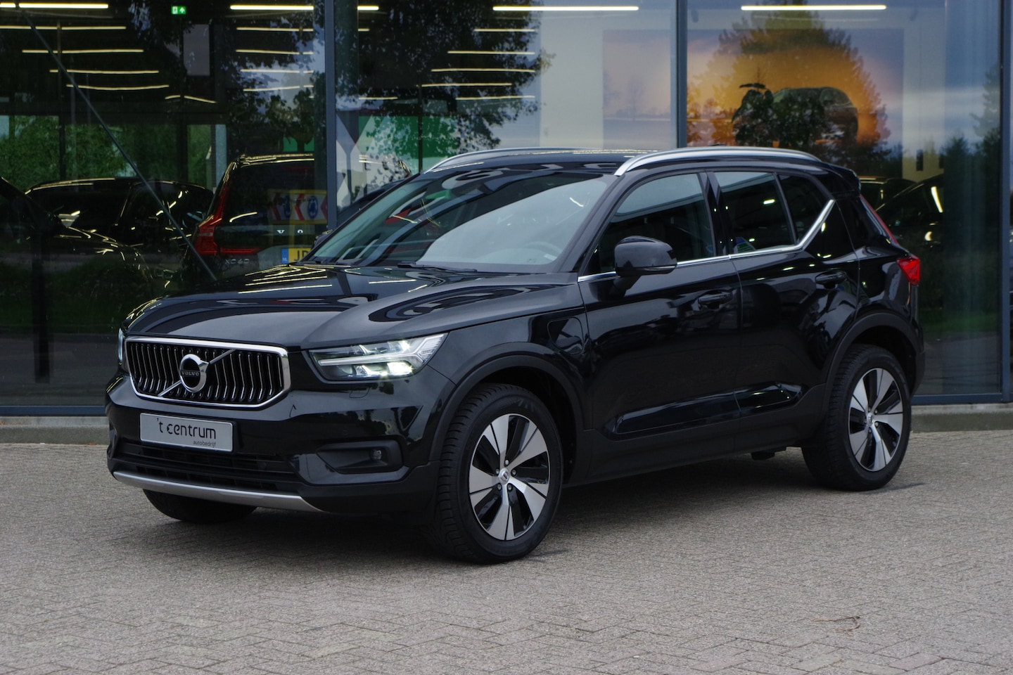 Volvo XC40 - 1.5 T4 Recharge 211 PK Inscription Expression 211 PK PHEV, Winterpakket, Adap. Cruise Cont - AutoWereld.nl