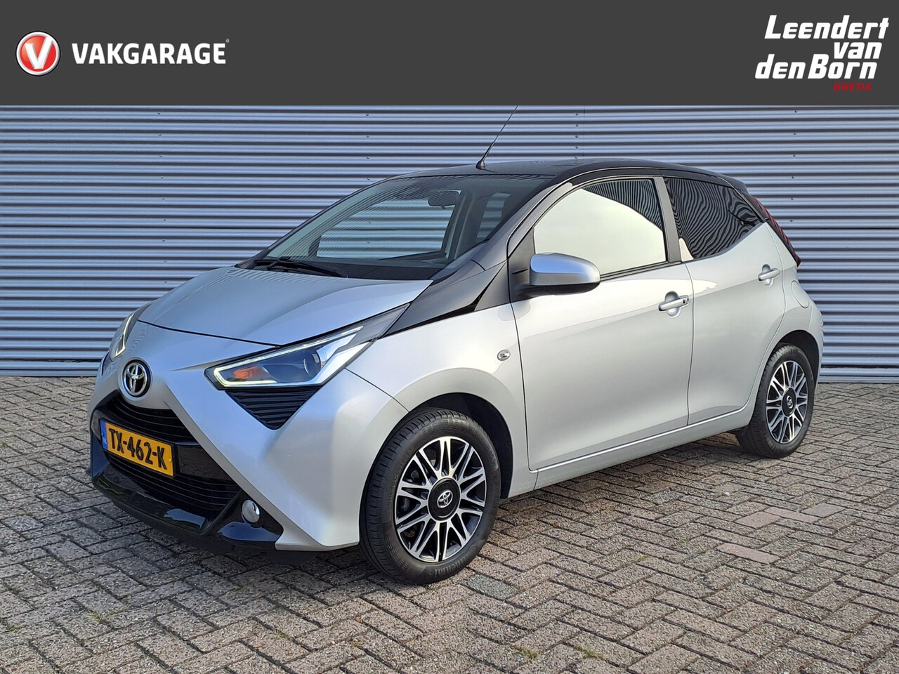 Toyota Aygo - 1.0 VVT-i x-clusiv | Camera | Cruise |  Apple Carplay/Android Auto - AutoWereld.nl