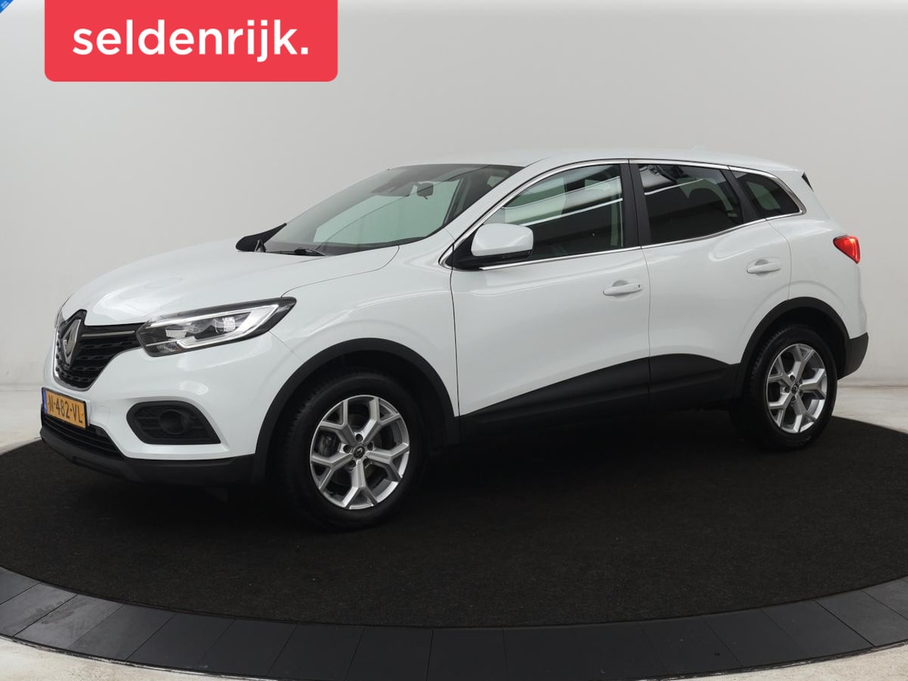 Renault Kadjar - 1.3 TCe Zen | Automaat | Trekhaak | Carplay | Navigatie | Keyless | Parkeerhulp | Cruise c - AutoWereld.nl