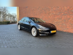 Tesla Model 3 - Long Range Tesla Model 3 Long Range AWD 75 kWh nov ‘20 - modeljaar ‘21 FACELIFT - TREKHAAK