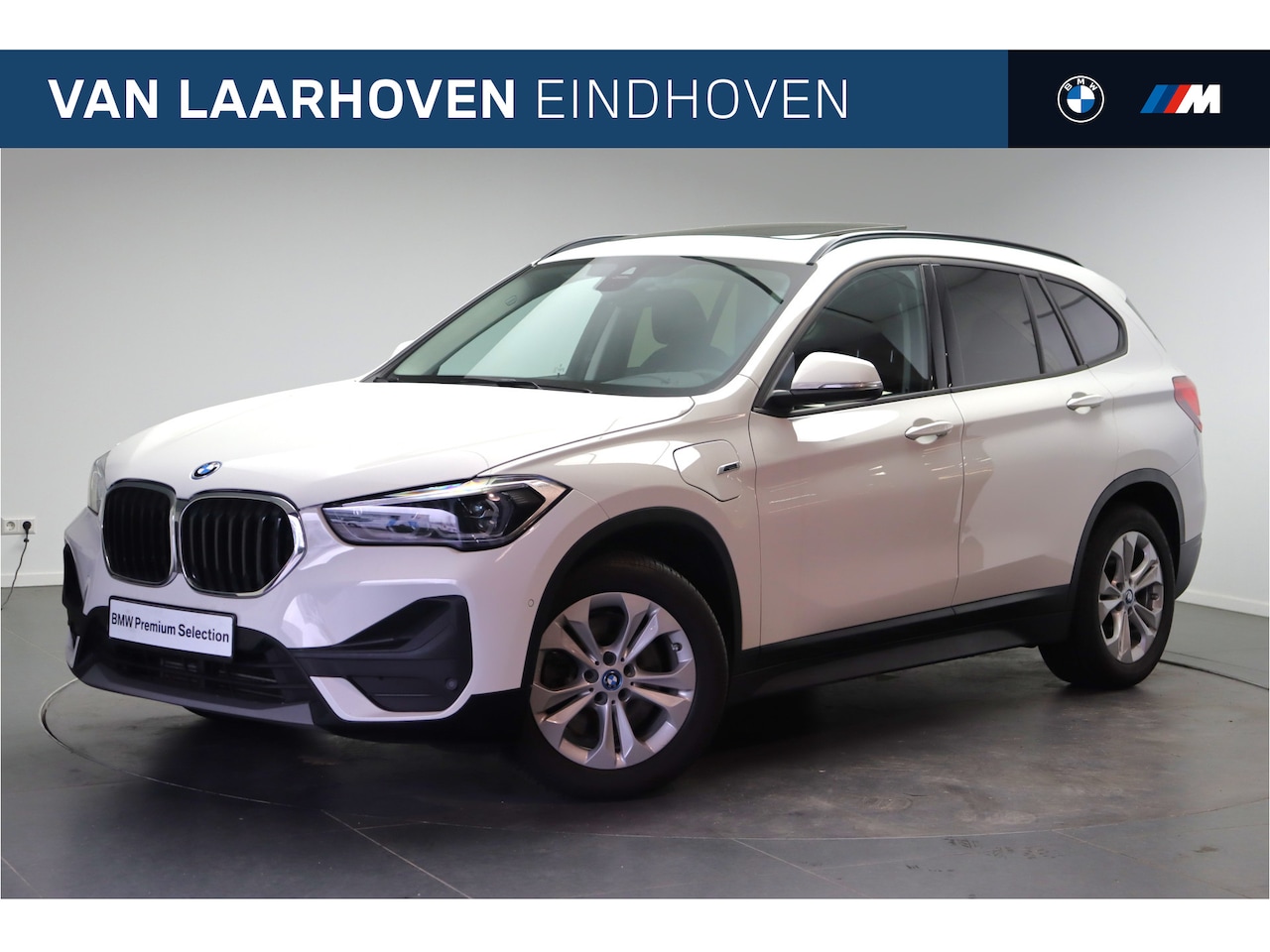 BMW X1 - xDrive25e Essential Automaat / Panoramadak / Achteruitrijcamera / Comfort Access / Adaptie - AutoWereld.nl