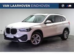 BMW X1 - xDrive25e Essential Automaat / Panoramadak / Achteruitrijcamera / Comfort Access / Adaptie
