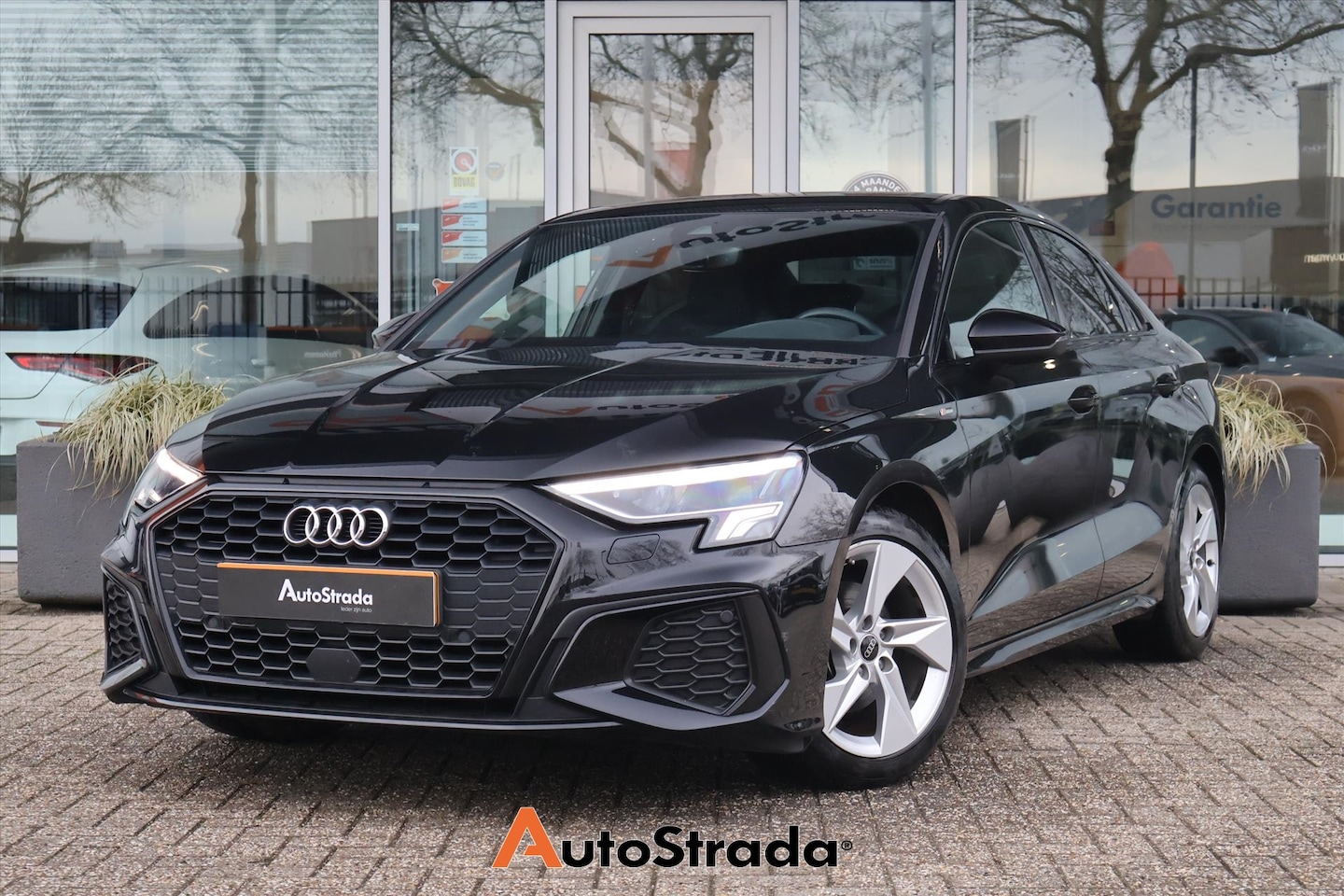 Audi A3 Limousine - 35 S-Line TFSI 150pk | Cruise | Climate | Navigatie | Carplay | LED | Virtual | Sensoren - AutoWereld.nl