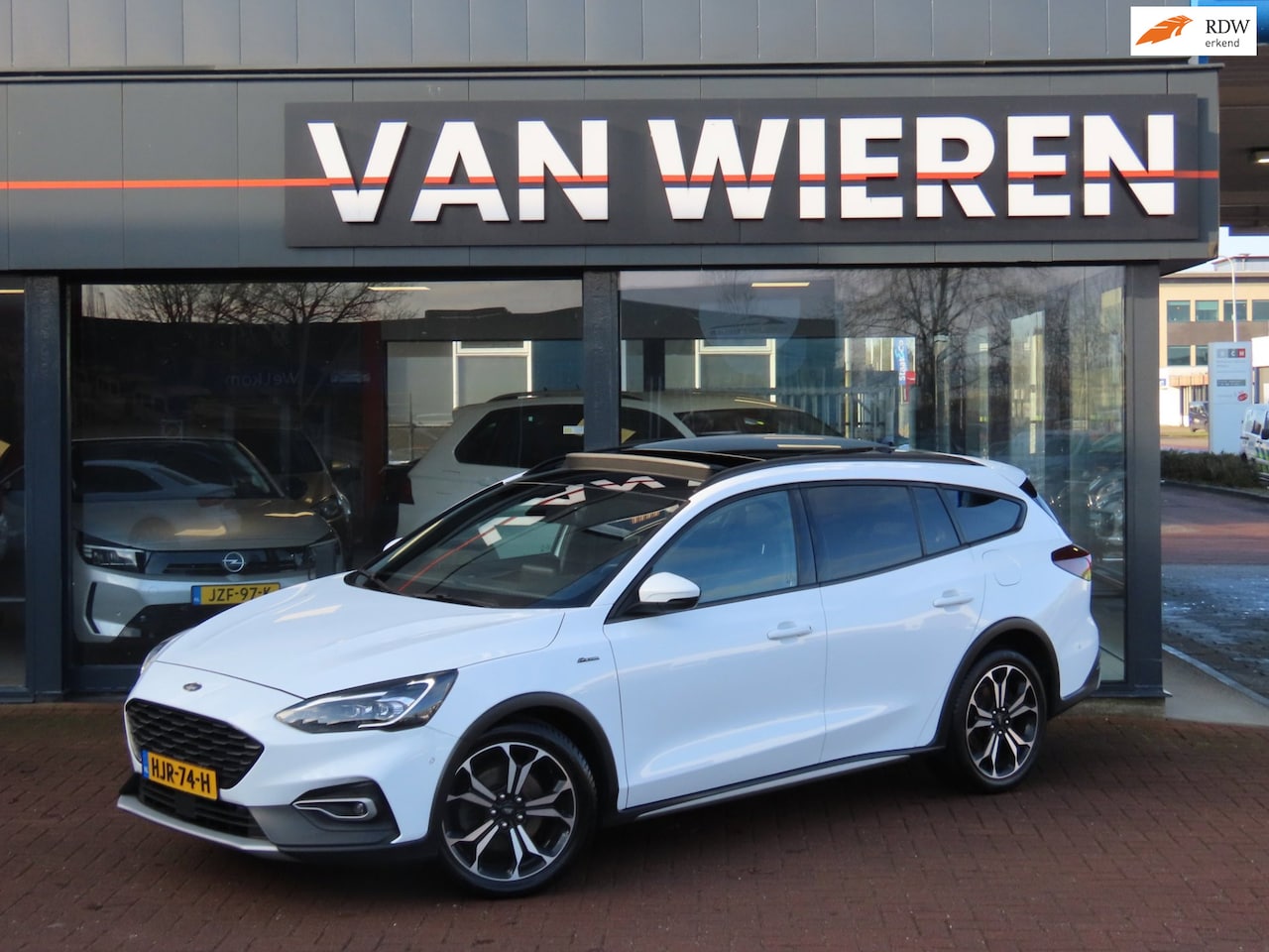Ford Focus Wagon - 1.0 EcoBoost Hybrid Active X 155 pk Pano Winterpack 18" Camera LED B&O - AutoWereld.nl