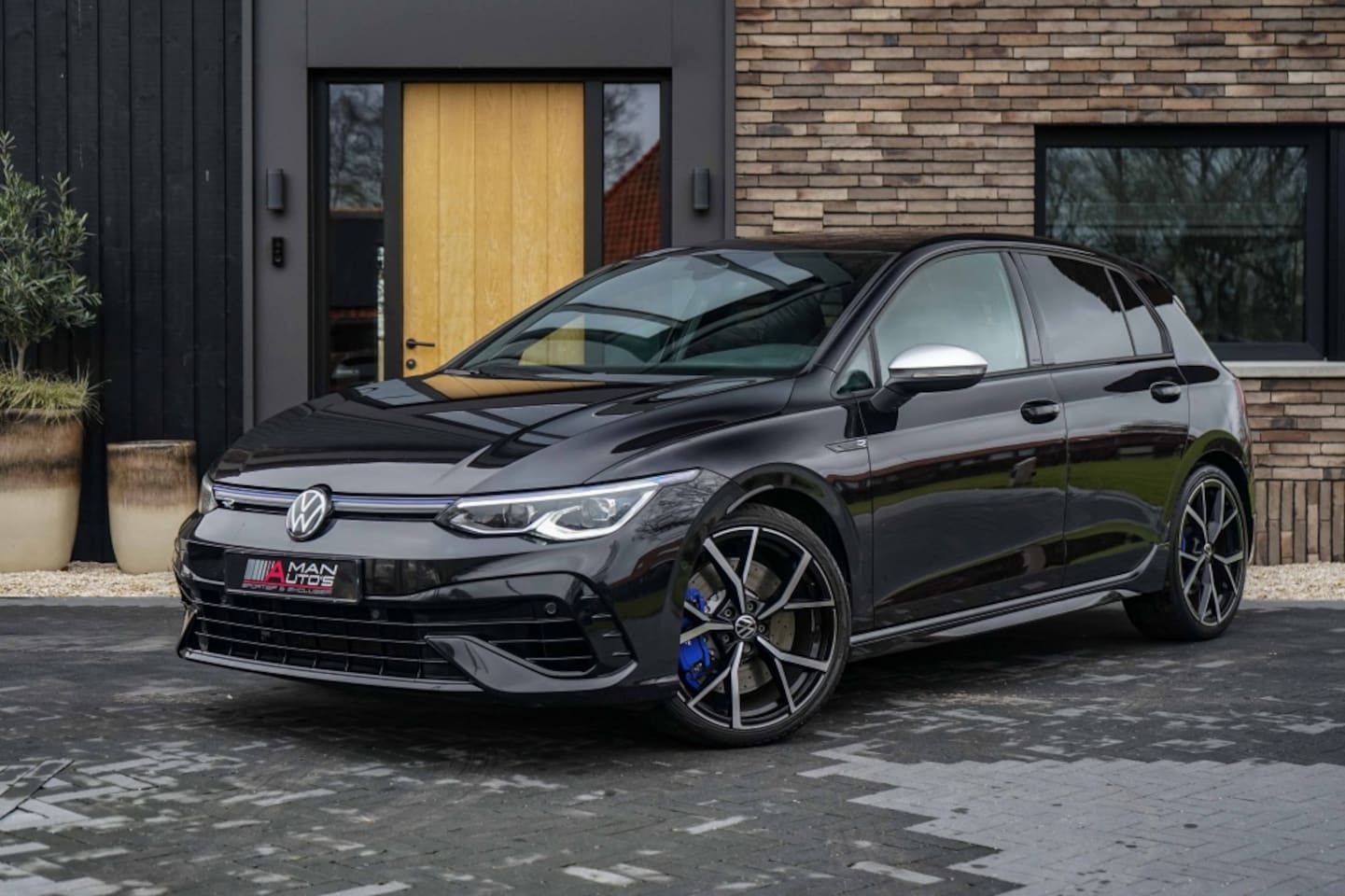 Volkswagen Golf - 8R R 4Motion 320PK - AutoWereld.nl