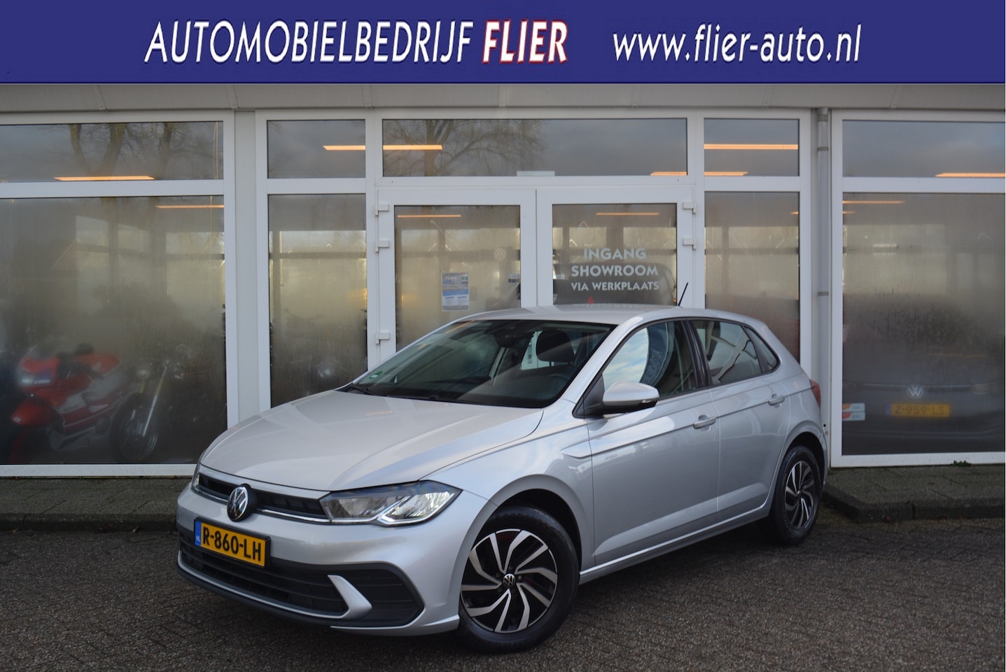 Volkswagen Polo - 1.0 96PK TSI Life ✅ Trekhaak ✅ CarPlay ✅ Adaptive ✅ Camera ✅ NAP ✅ Orig. NL ✅ - AutoWereld.nl