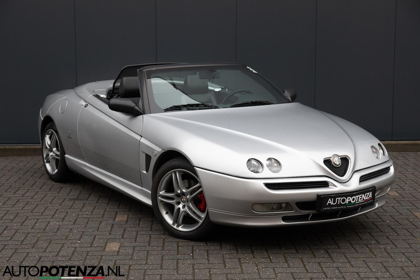 Alfa Romeo Spider - 2.0-16V TSpark Edizione Limitata Sportiva - AutoWereld.nl