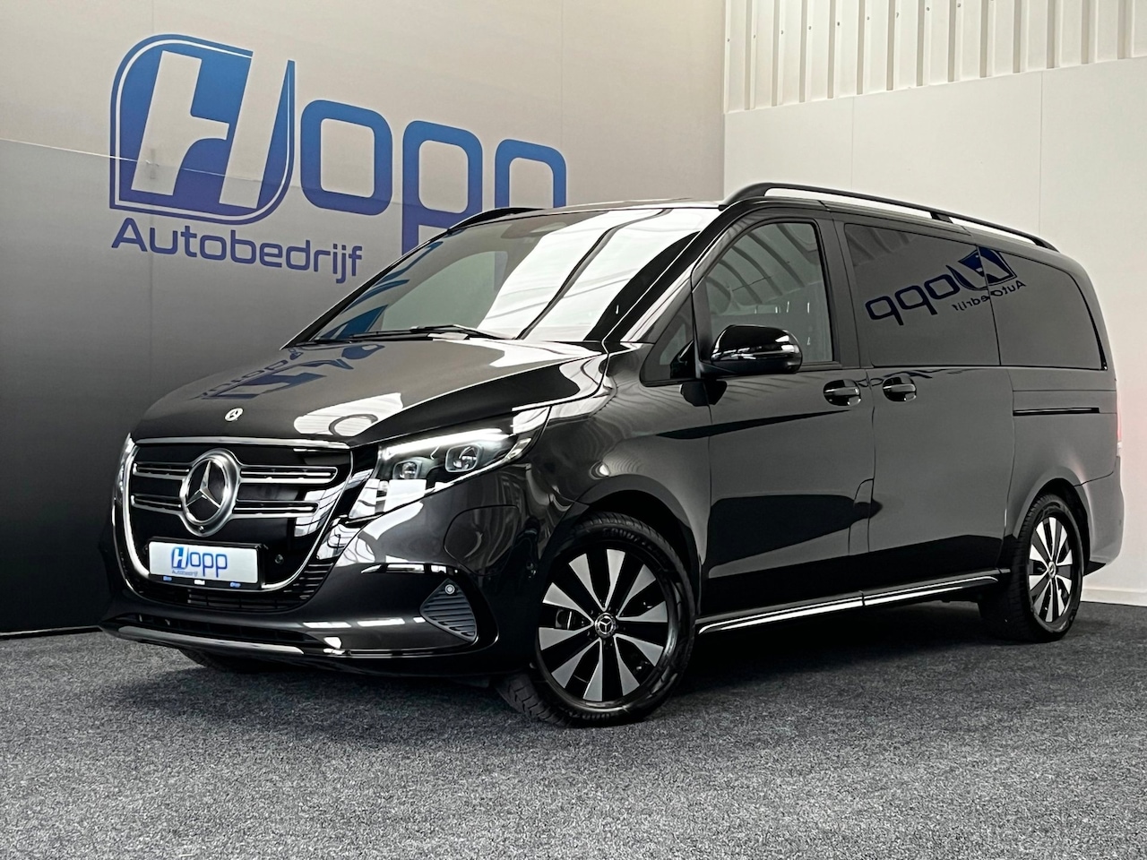 Mercedes-Benz EQV - 300 L2 - 8-pers AMG Facelift - Exterieur - Bumper met Ledstrip - 360 - Elec. deuren - Vol - AutoWereld.nl