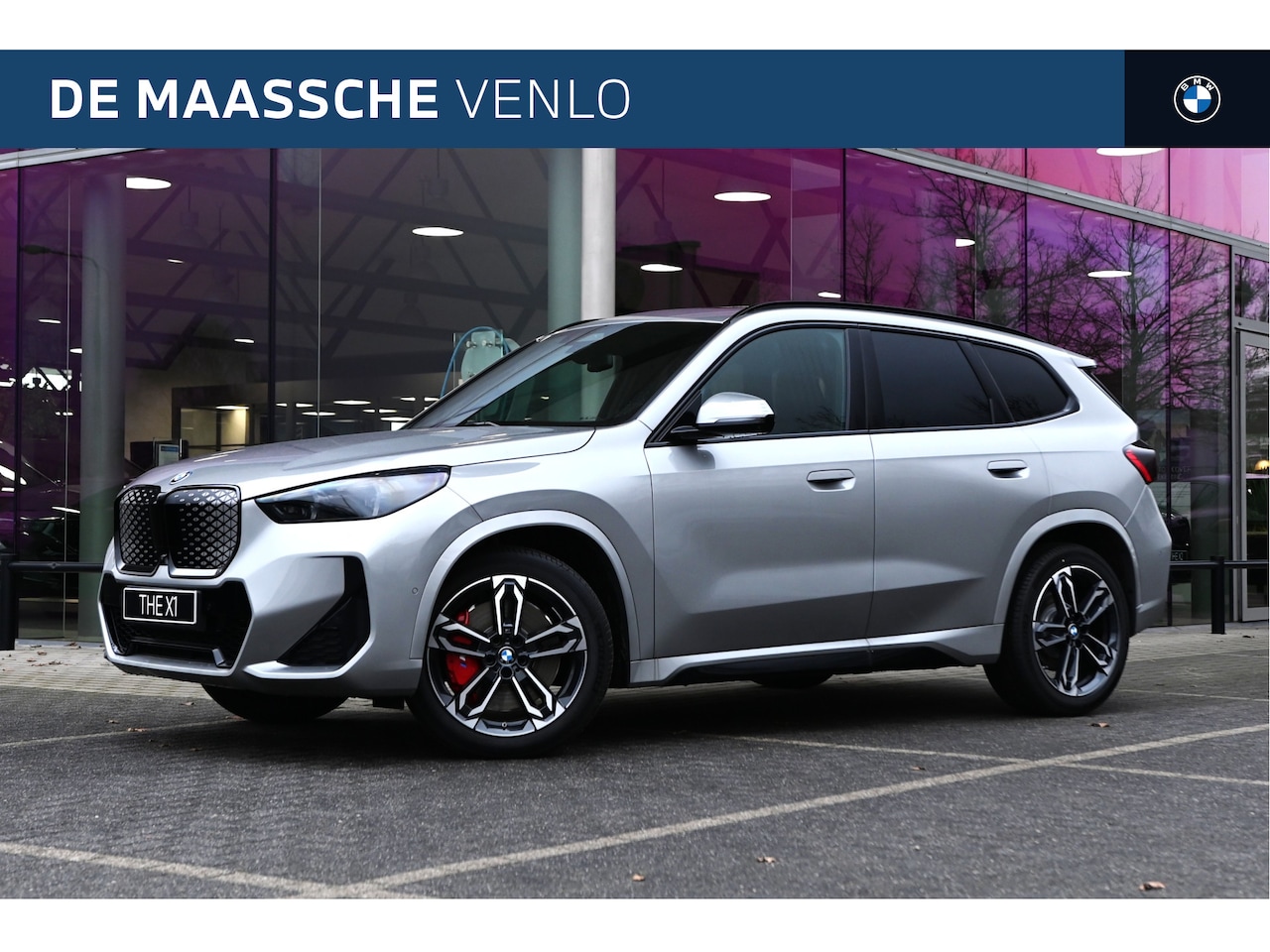 BMW iX1 - eDrive20 M Sport / Trekhaak / Sportstoelen / Achteruitrijcamera / M Adaptief onderstel / C - AutoWereld.nl