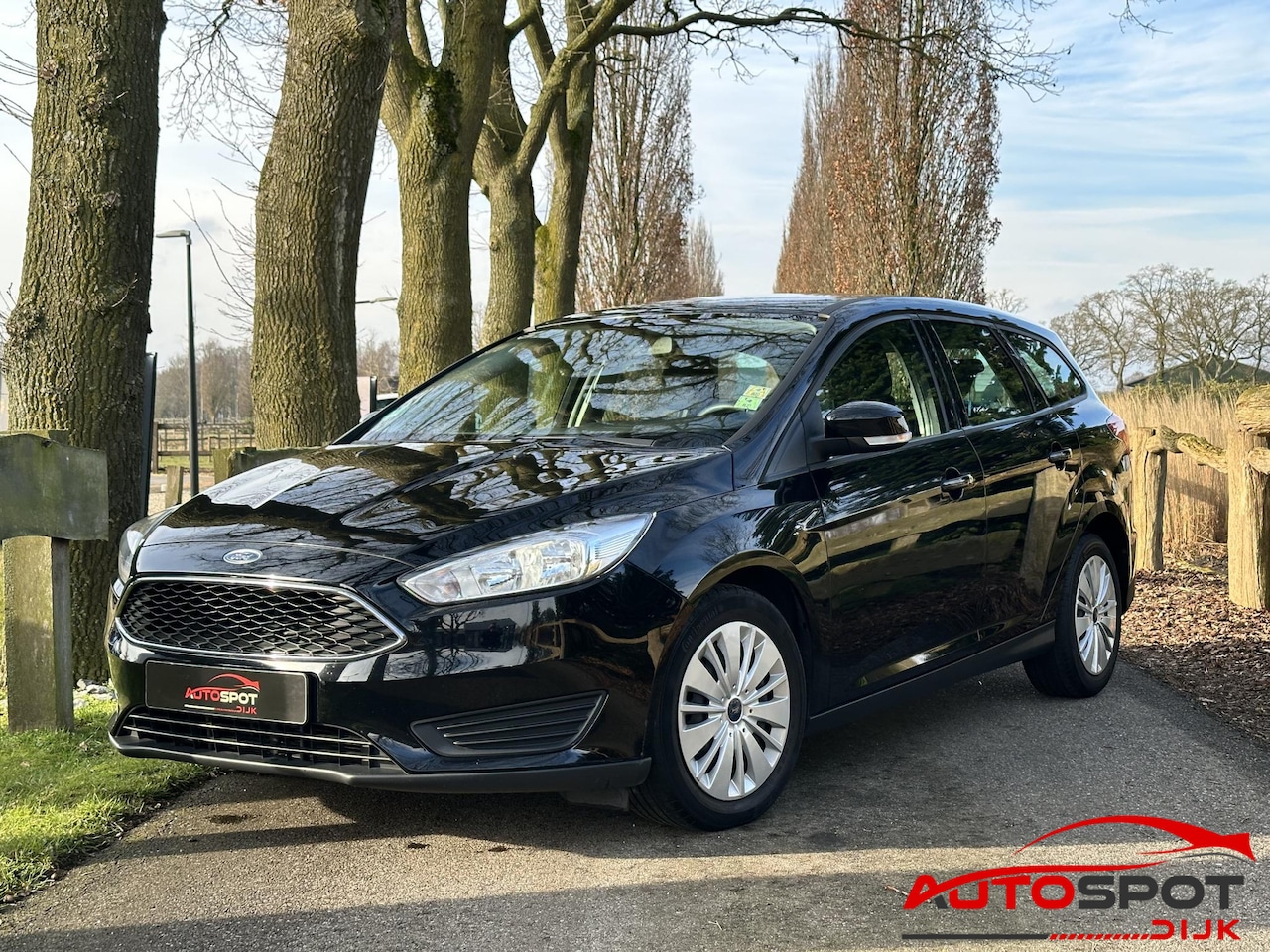 Ford Focus Wagon - 1.0 Titanium 1.0 Titanium - AutoWereld.nl