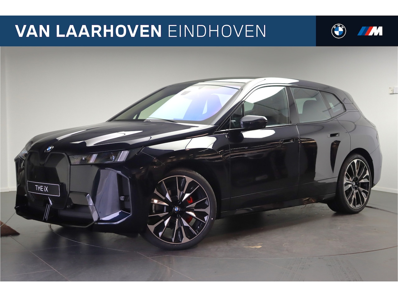 BMW iX - xDrive60 M Sport / Panoramadak Sky Lounge / Trekhaak / Bowers & Wilkins / Parking Assistan - AutoWereld.nl