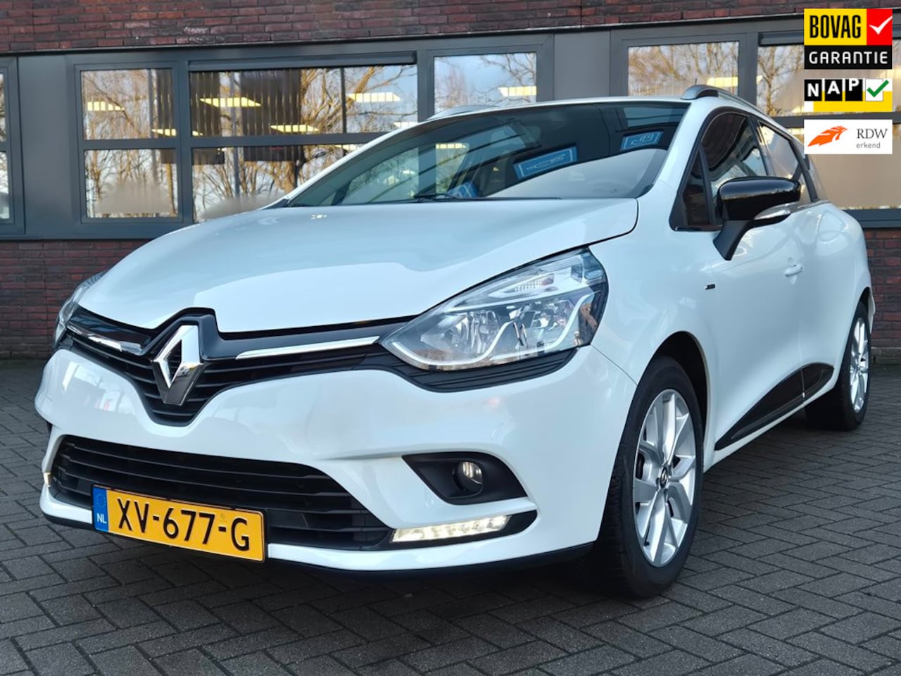 Renault Clio Estate - 0.9 TCe Limited |parkeerhulp|Nette staat - AutoWereld.nl