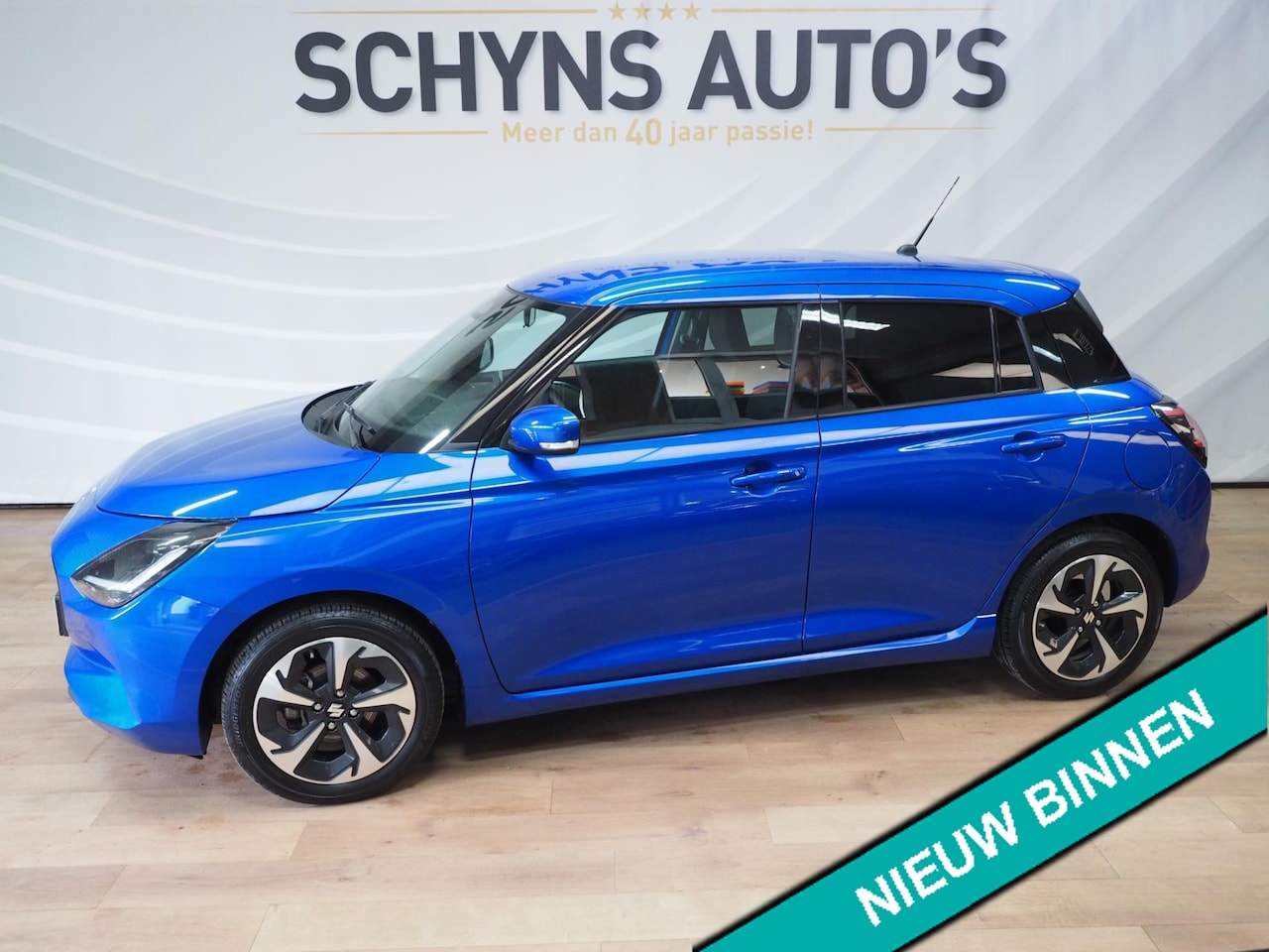 Suzuki Swift - 1.2 Comfort+ Hybrid 10.000KM!/Parkdist/Dodehoek-sensor/Stoelverw/Lane-assist/SafetySystem/ - AutoWereld.nl