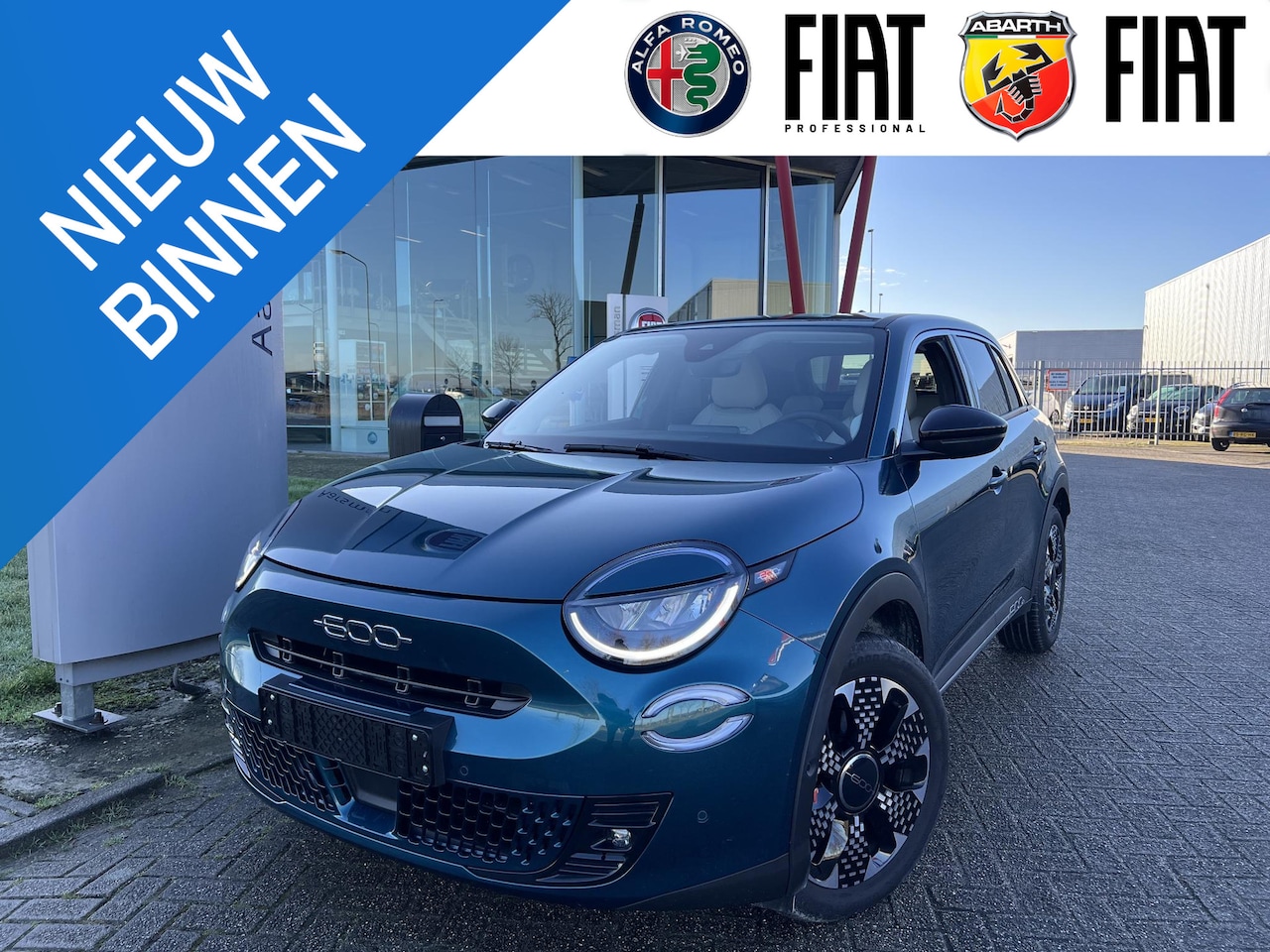 Fiat 600 - 1.2 Hybrid La Prima | Full option | Camera | Stoelverwarming | Leder | Carplay | Massage | - AutoWereld.nl
