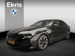 BMW i5 - Sedan M60 xDrive 84 kWh | M-Sportpakket | LED | Leder | HUD | Active cruise | Panoramadak