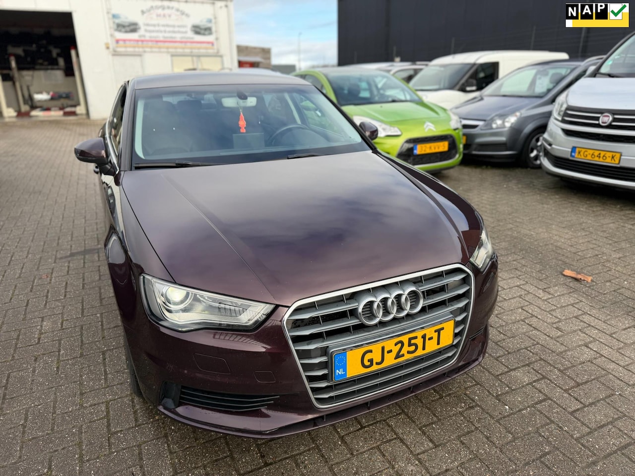 Audi A3 Limousine - 1.6 TDI Ambiente|Automaat|Navi|PDC|Clima - AutoWereld.nl