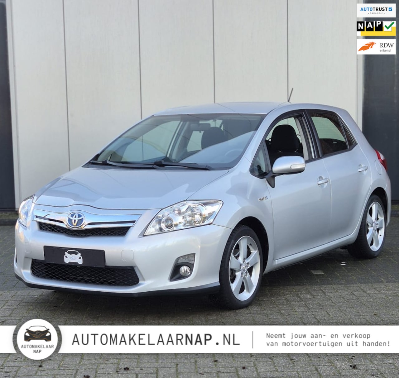 Toyota Auris - 1.8 Full Hybrid Limited / Dealer onderhouden / Trekhaak / - AutoWereld.nl