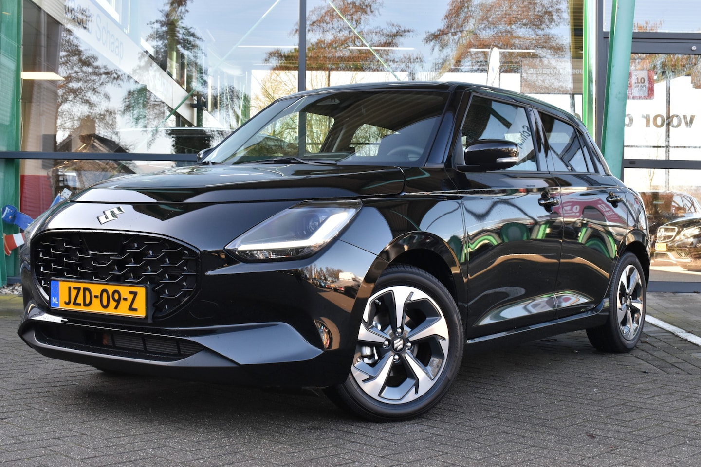 Suzuki Swift - 1.2 Style Smart Hybrid CVT Automaat 82pk | Demo model | Cruise Control | Achteruitrijcamer - AutoWereld.nl