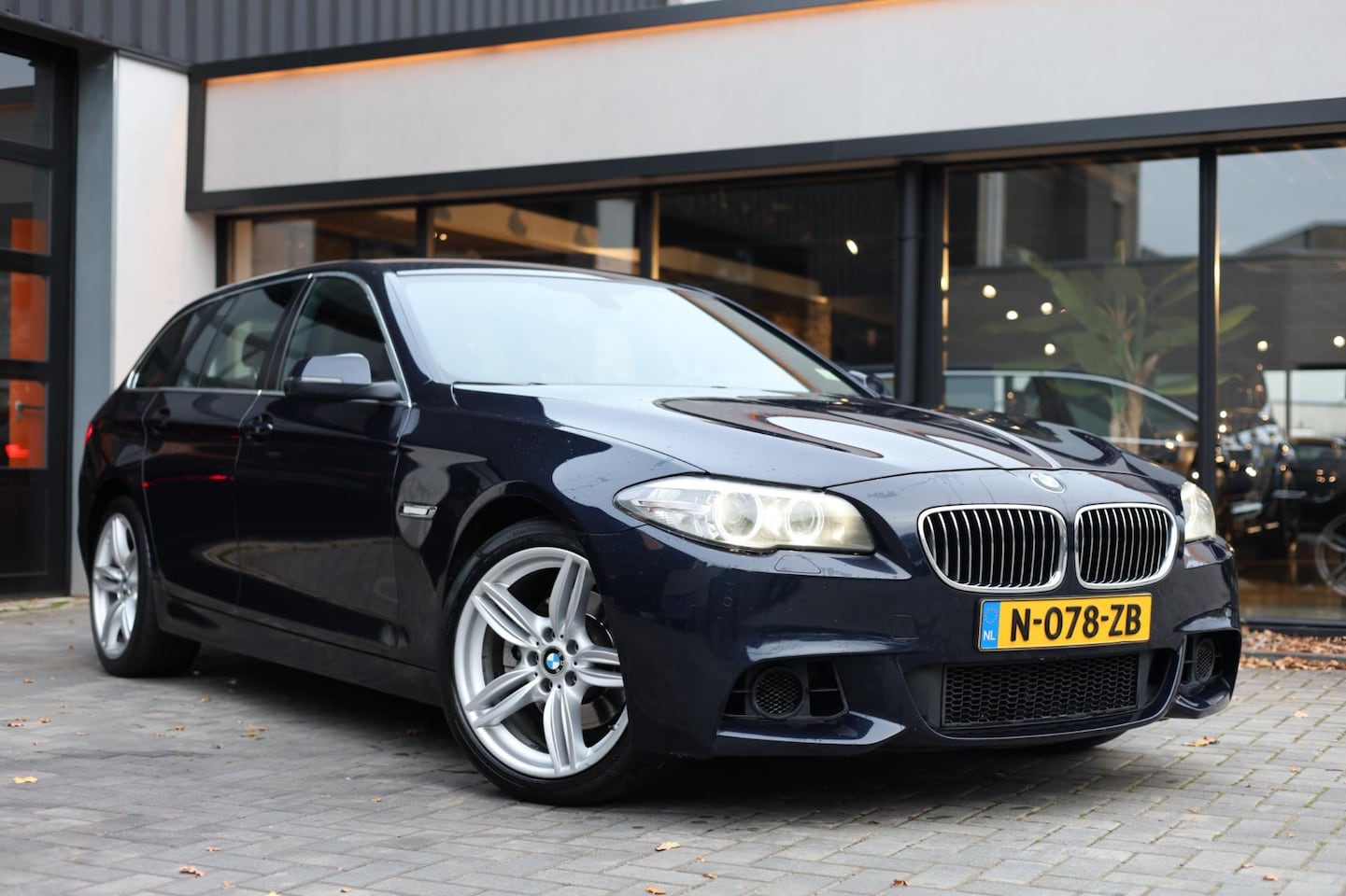 BMW 5-serie Touring - 520i Aut. High Executive M-Pakket | Leder | LED | 19"LMV - AutoWereld.nl