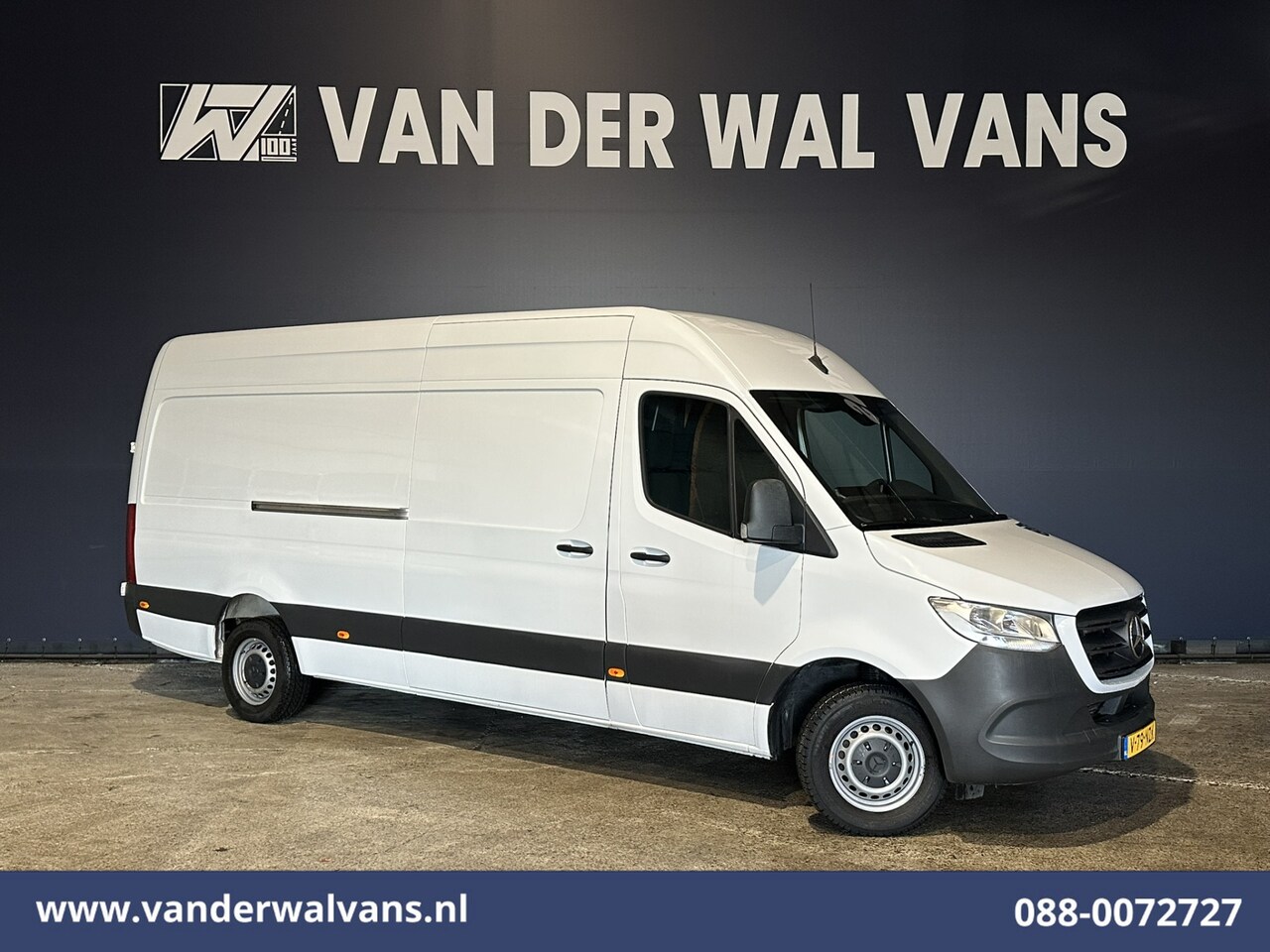 Mercedes-Benz Sprinter - 317 CDI 170pk L3H2 Euro6 Airco | Camera | Apple Carplay | Cruisecontrol | Chauffeursstoel - AutoWereld.nl
