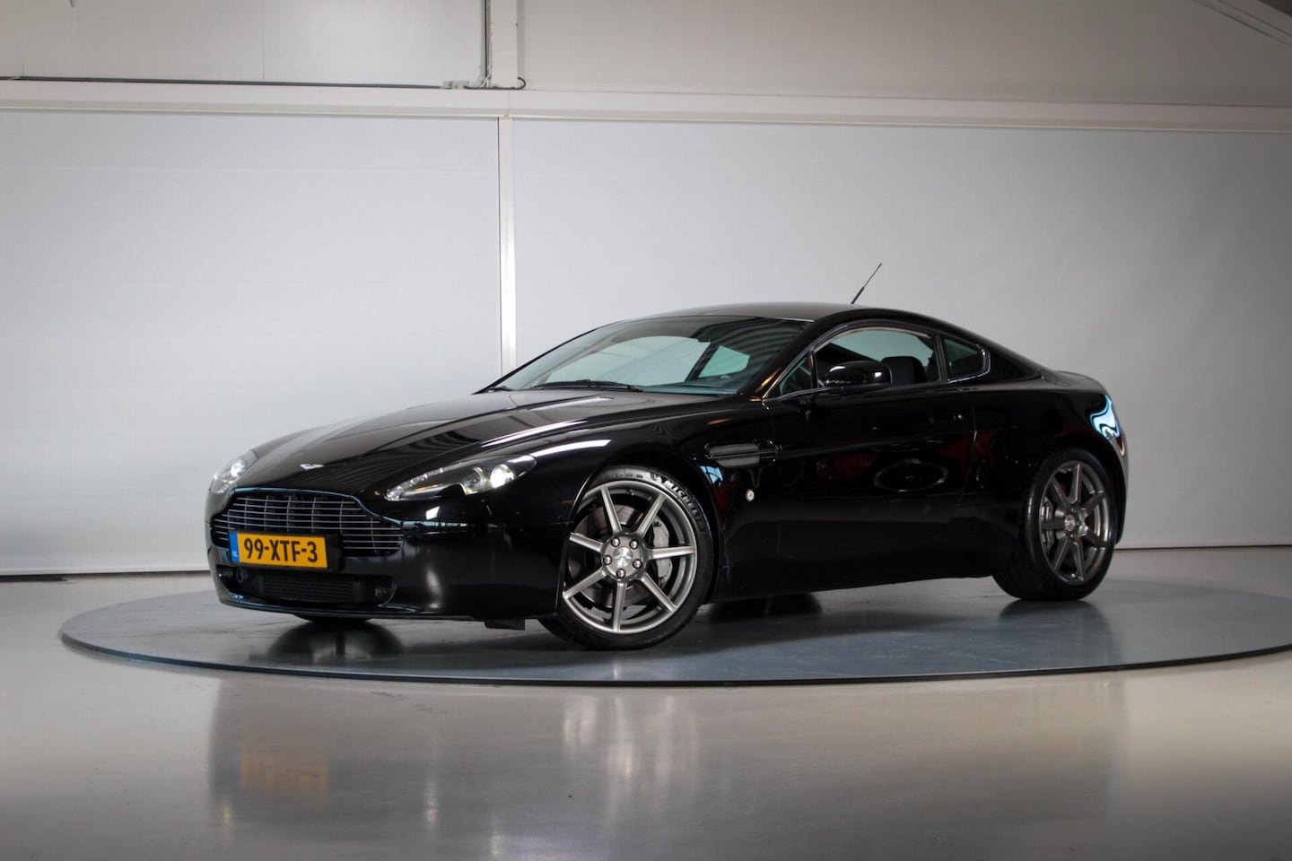 Aston Martin V8 Vantage - 4.3 V8 4.3 V8 - AutoWereld.nl