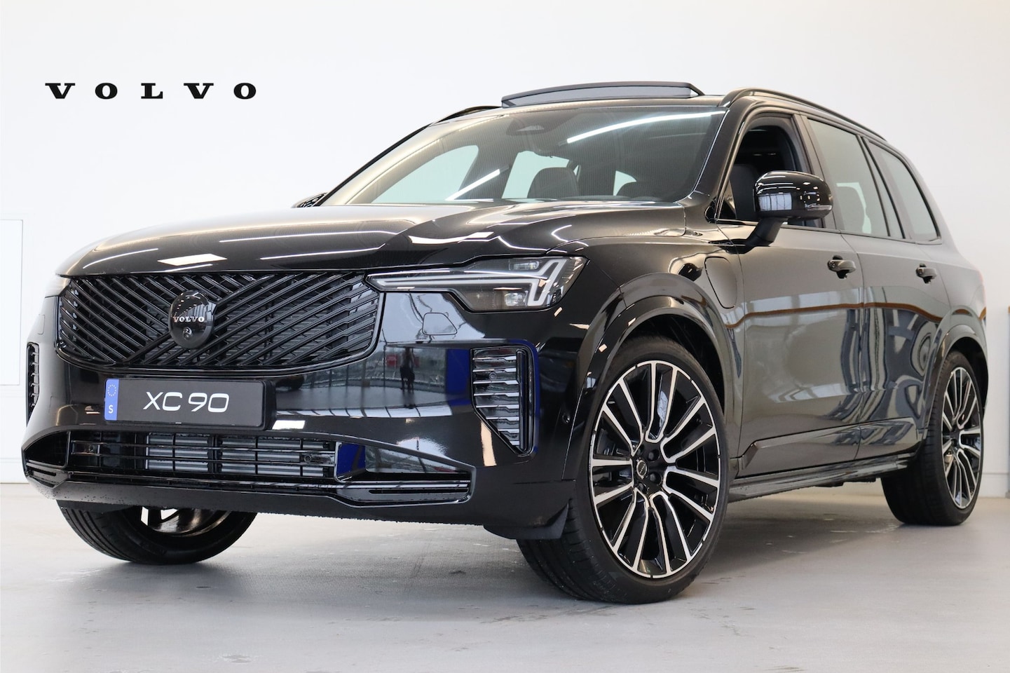 Volvo XC90 - T8 455PK AWD Ultra Black Edition | Executive Edition | Gelamineerd Glas | 22" | massage/ve - AutoWereld.nl