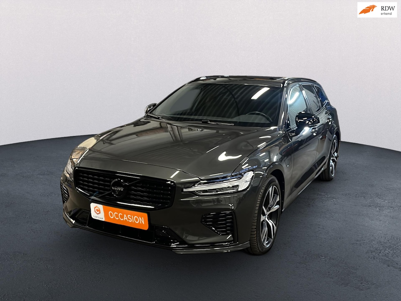 Volvo V60 - 2.0 T6 Recharge AWD R-Design 2.0 T6 Recharge AWD R-Design - AutoWereld.nl