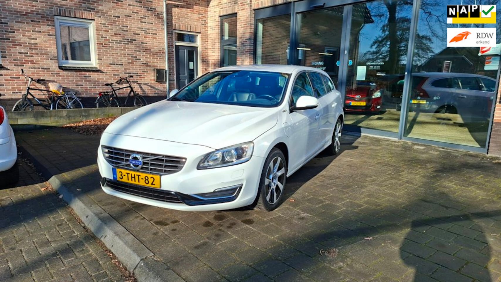 Volvo V60 - 2.4 D6 AWD Plug-In Hybrid Summum 2.4 D6 AWD Plug-In Hybrid Summum - AutoWereld.nl