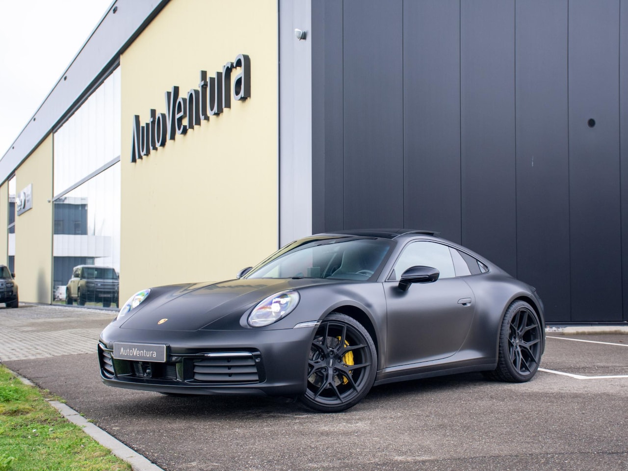 Porsche 911 - 3.0 Carrera S l Matt Wrap l LED l Camera l Vossen Wheels l Chrono l - AutoWereld.nl