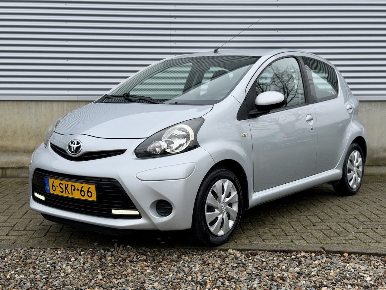 Toyota Aygo - 1.0 VVT-i Aspiration Automaat [ fm navi,airco,audio,pdc ] - AutoWereld.nl