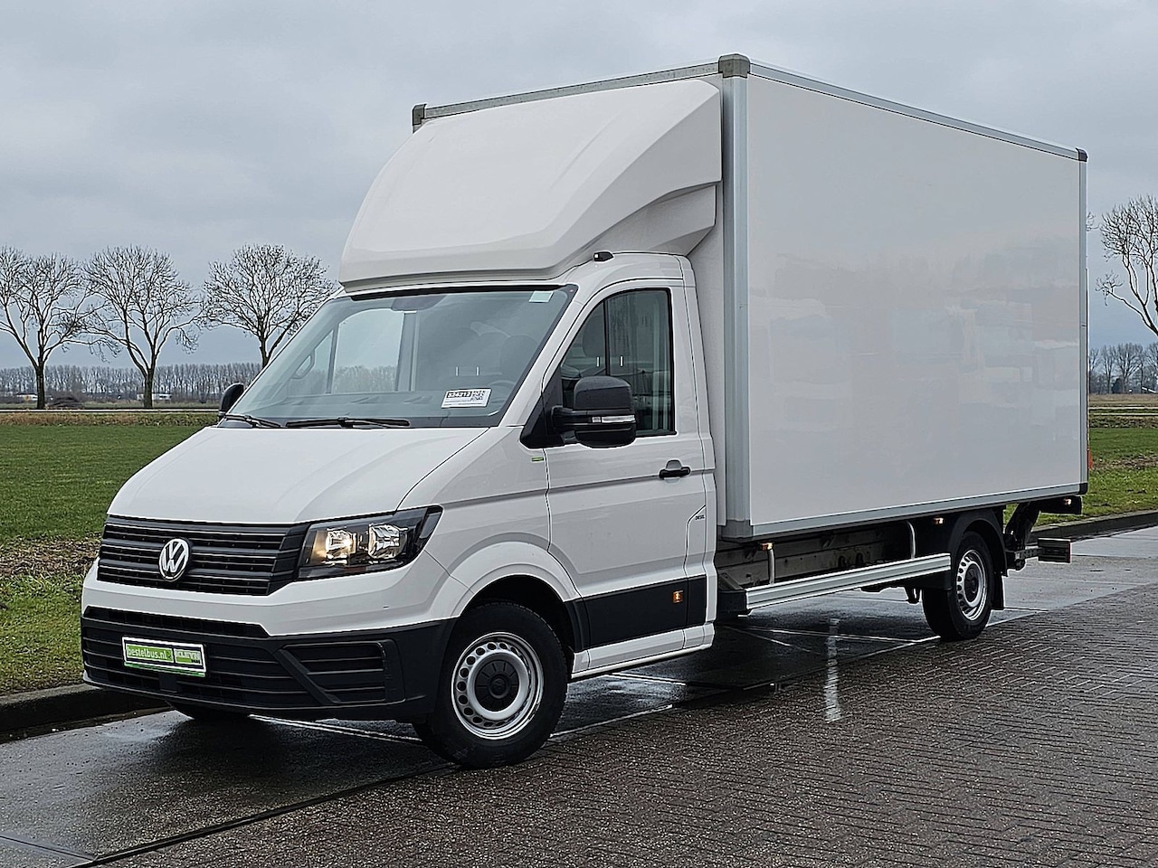 Volkswagen Crafter - 35 2.0 TDI L4 Trendline Bakwagen Laadklep Lat-om-Lat Betimmerd Spoiler Zijdeur Euro6 140Pk - AutoWereld.nl