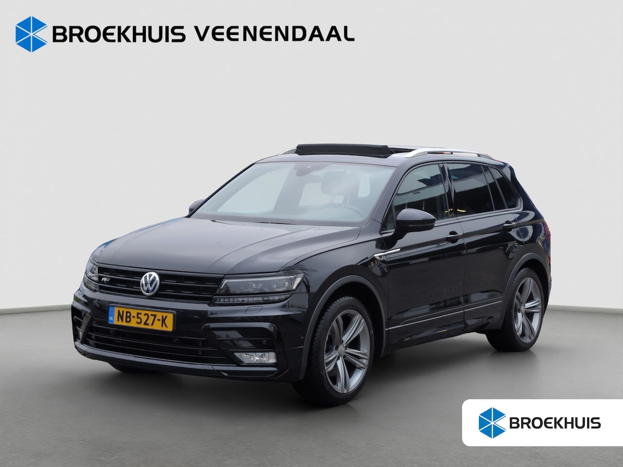 Volkswagen Tiguan - 2.0 TSI 4Motion R-Line | 2x R-Line | Pano | Virtual | Leder | Trekhaak | DynAudio | Achter - AutoWereld.nl