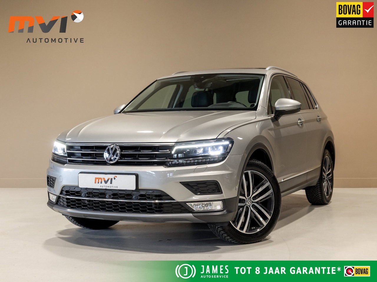 Volkswagen Tiguan - 2.0 TSI 4Motion Highline / 180pk / Panorama dak / Trekhaak / Rondomzicht camera / - AutoWereld.nl