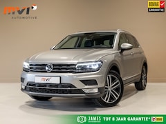 Volkswagen Tiguan - 2.0 TSI 4Motion Highline / 180pk / Panorama dak / Trekhaak / Rondomzicht camera /