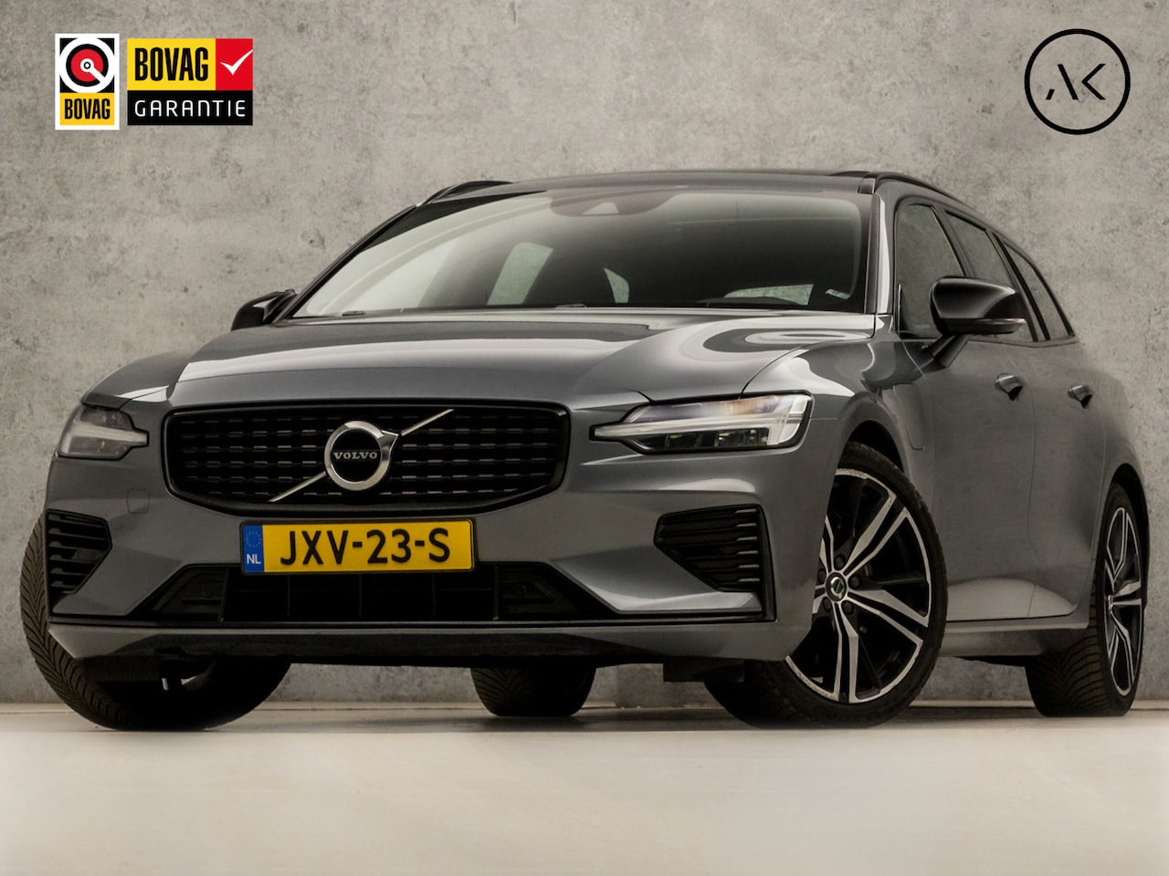 Volvo V60 - 2.0 T8 Twin Engine AWD R-Design 391Pk Automaat (PANORAMADAK, MEMORY SEATS, LEDER, STOELVER - AutoWereld.nl